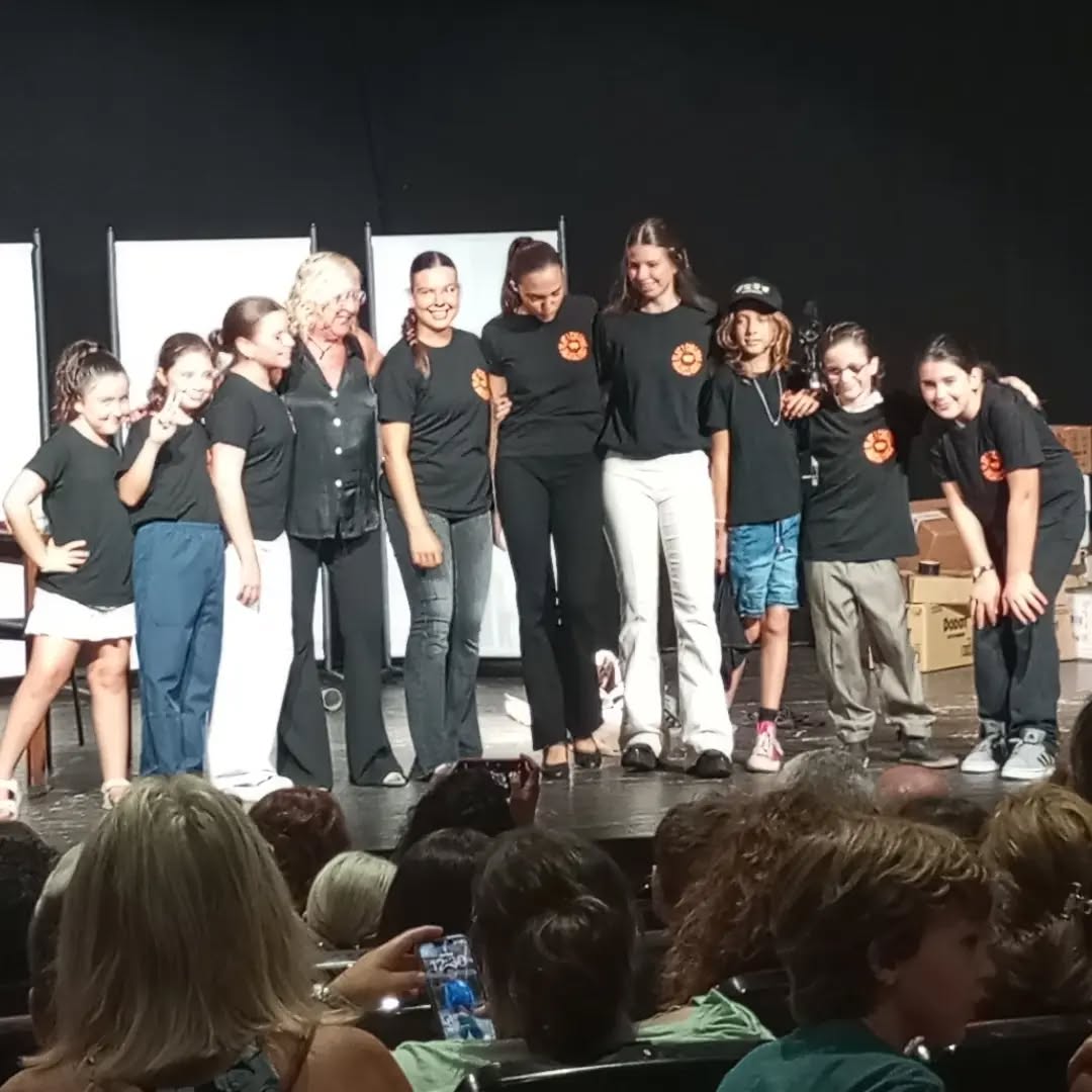 Ahir representació de Sidral al Plató! dels joves de Plat i Cullera Crea Teatre amb la col·laboració d'El Centru.
