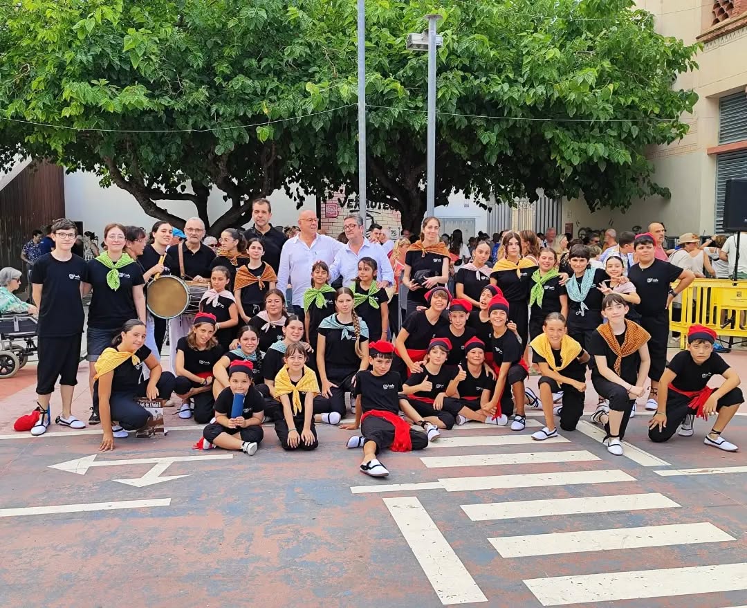 Avui els joves d'El Centru han participat a la recuperació del ball de les morratxes a Canet de Mar.